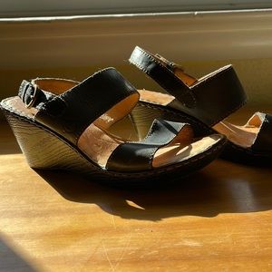 Size 6 Black Born wedges